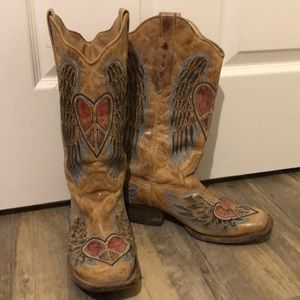 Corral Boots (Peace & Love Wings)